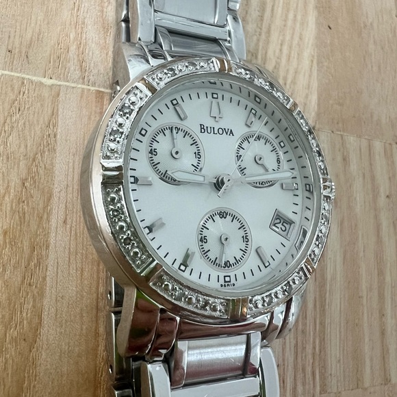 Bulova Ladies silver tone Diamonds 96R19 dress watch NEW BATTERY main image 11